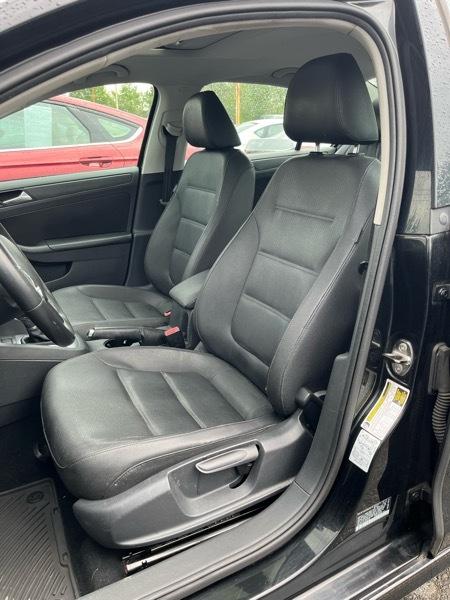 Volkswagen Jetta SE 4D Sedan 2012