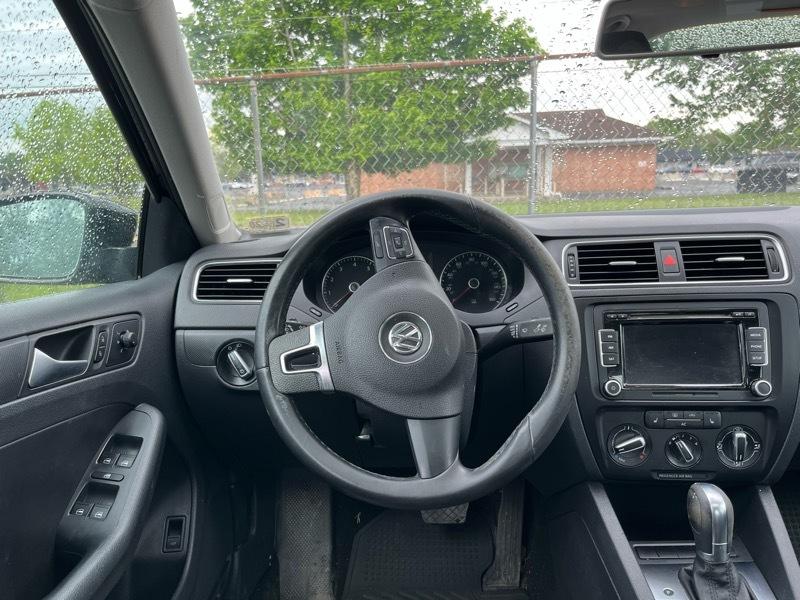 Volkswagen Jetta SE 4D Sedan 2012