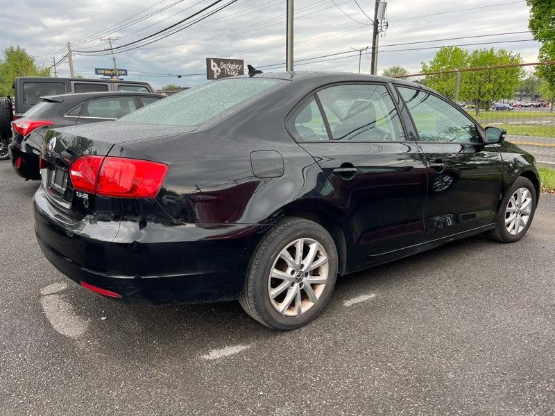 Volkswagen Jetta SE 4D Sedan 2012