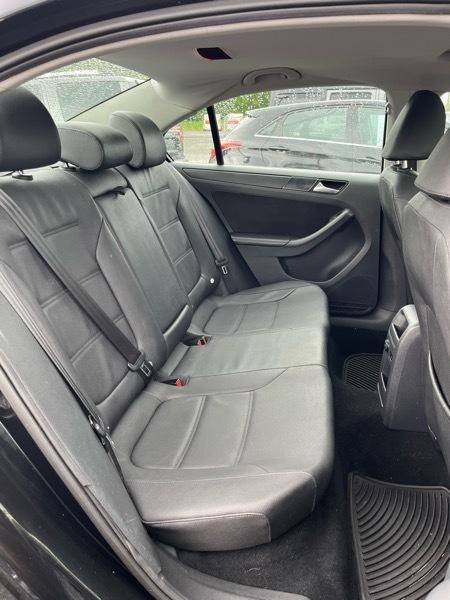 Volkswagen Jetta SE 4D Sedan 2012