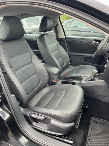 Volkswagen Jetta SE 4D Sedan 2012