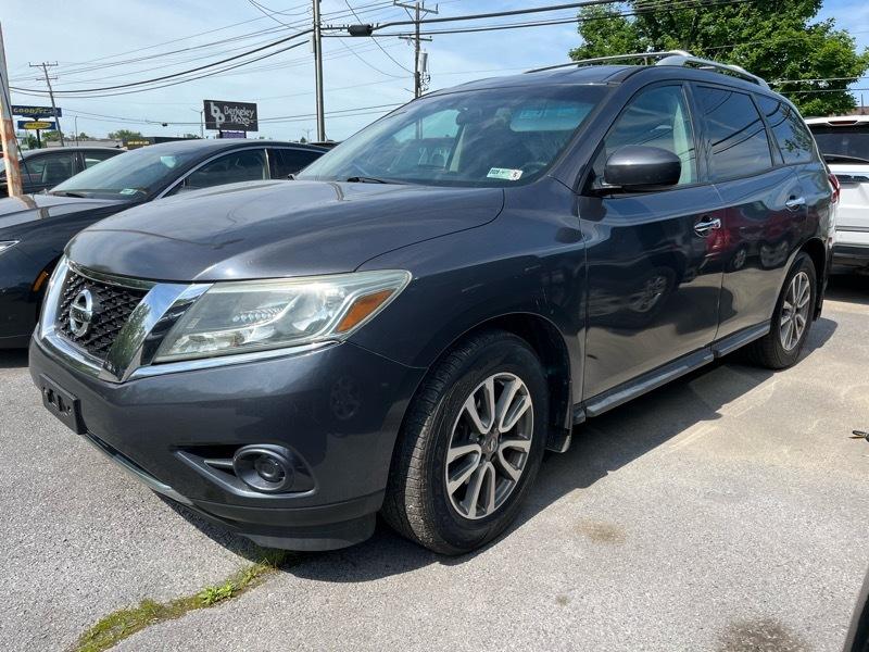 2013 Nissan Pathfinder SV 4WD's photo