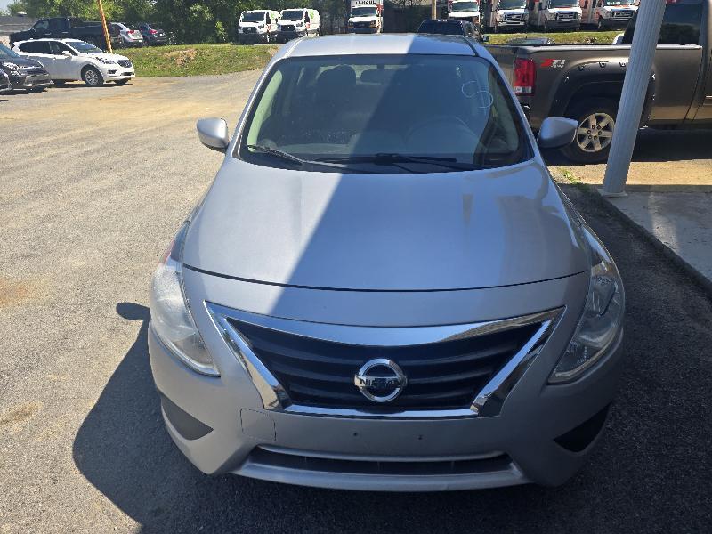 Nissan Versa 1.6 S 5M 2017
