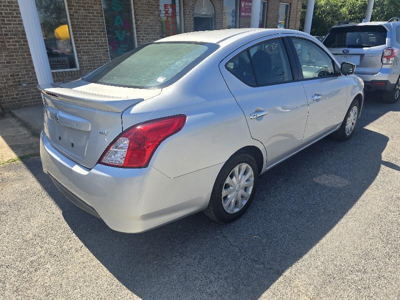 Nissan Versa 1.6 S 5M 2017