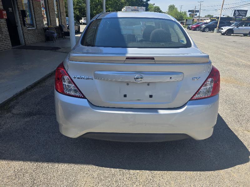 Nissan Versa 1.6 S 5M 2017