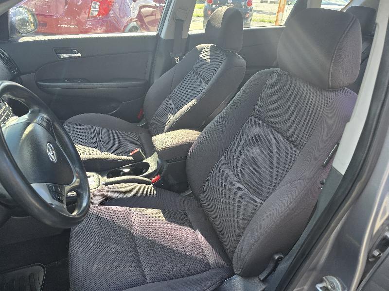 Hyundai Elantra Touring SE Automatic 2012