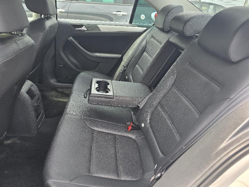Volkswagen Jetta SE 2013