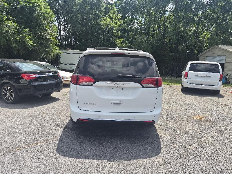 Chrysler Pacifica Touring-L 2017