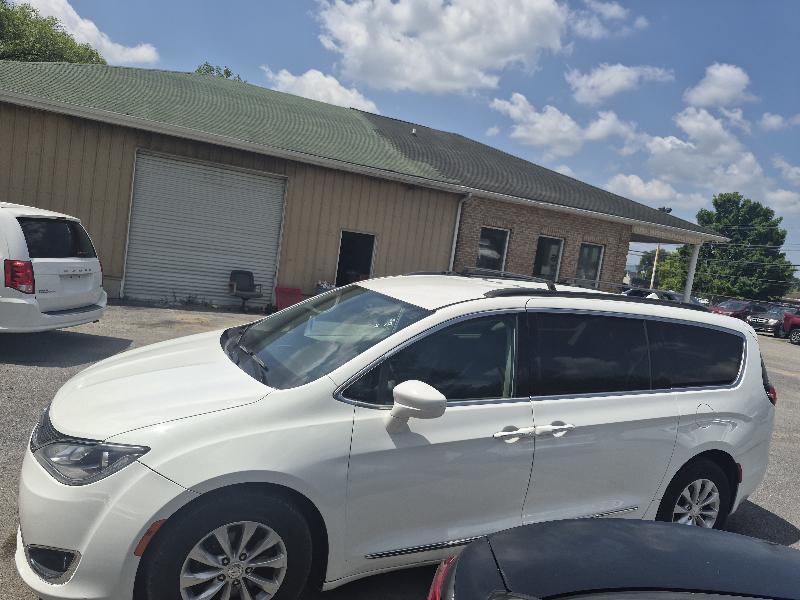 Chrysler Pacifica Touring-L 2017