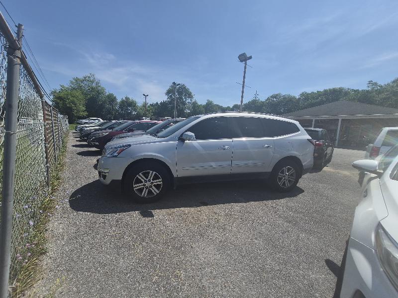 2017 Chevrolet Traverse 2LT AWD