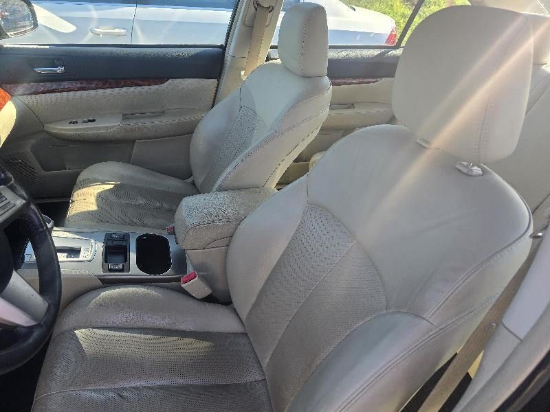 Subaru Legacy 2.5i Limited 2010