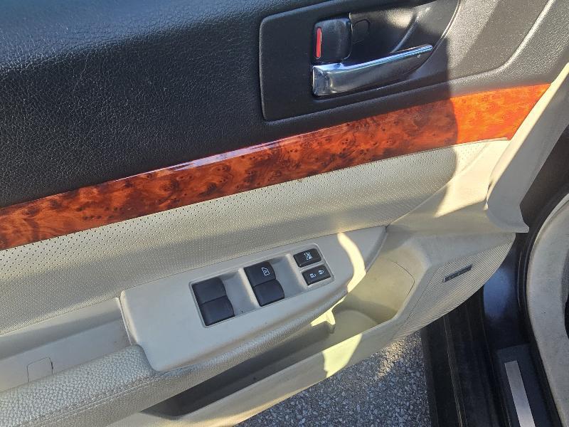 Subaru Legacy 2.5i Limited 2010