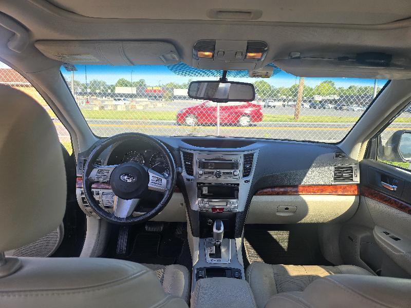 Subaru Legacy 2.5i Limited 2010