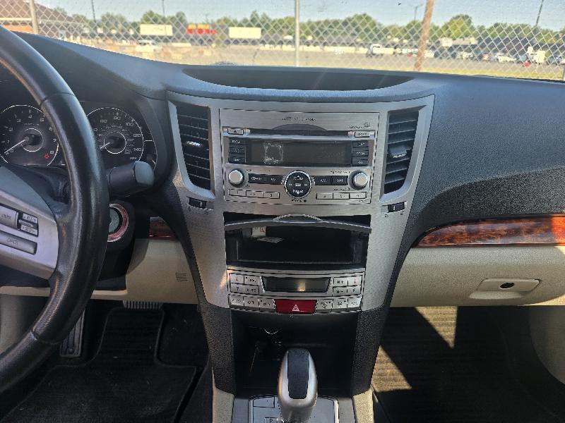 Subaru Legacy 2.5i Limited 2010