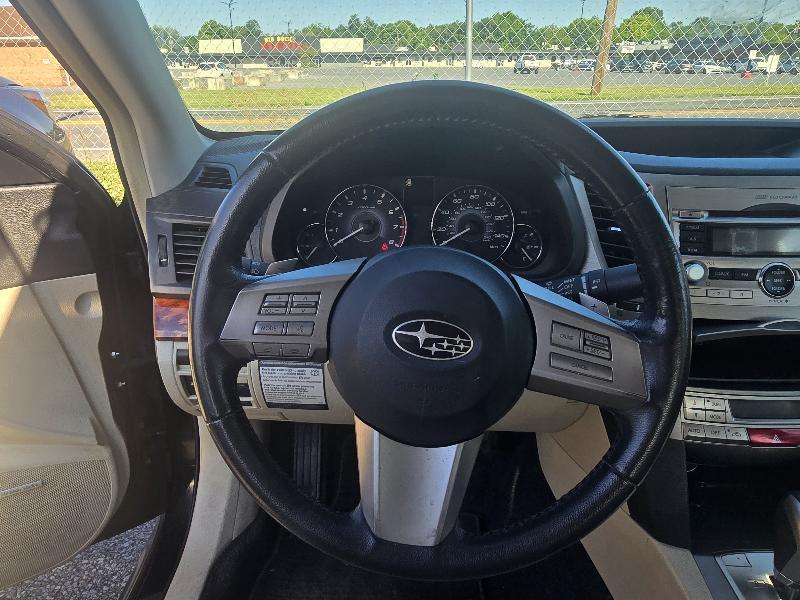 Subaru Legacy 2.5i Limited 2010