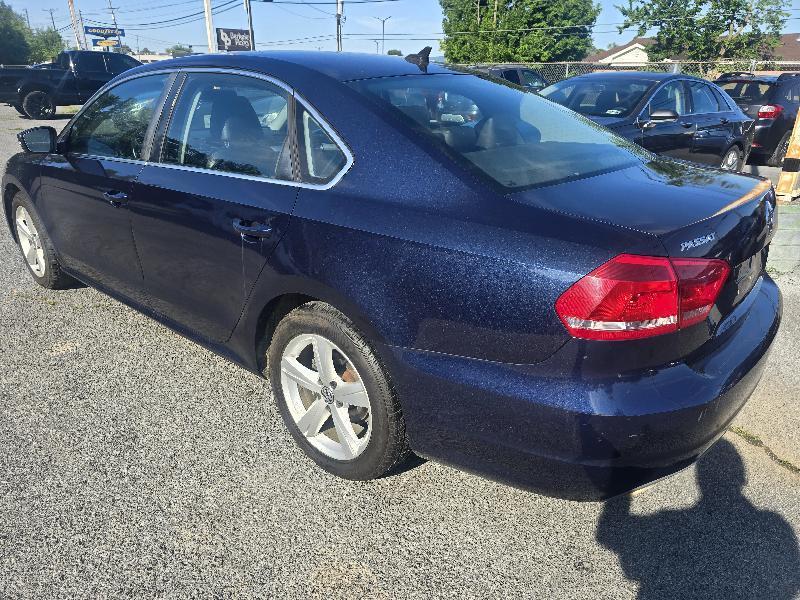 Volkswagen Passat 2.5L SE AT 2013
