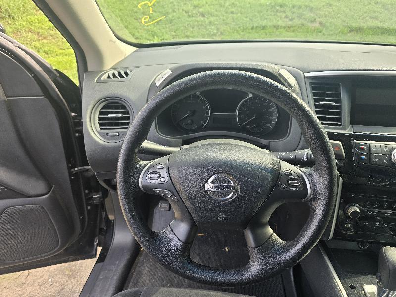 Nissan Pathfinder S 4WD 2014
