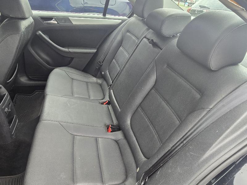 Volkswagen Jetta SEL PZEV 2011