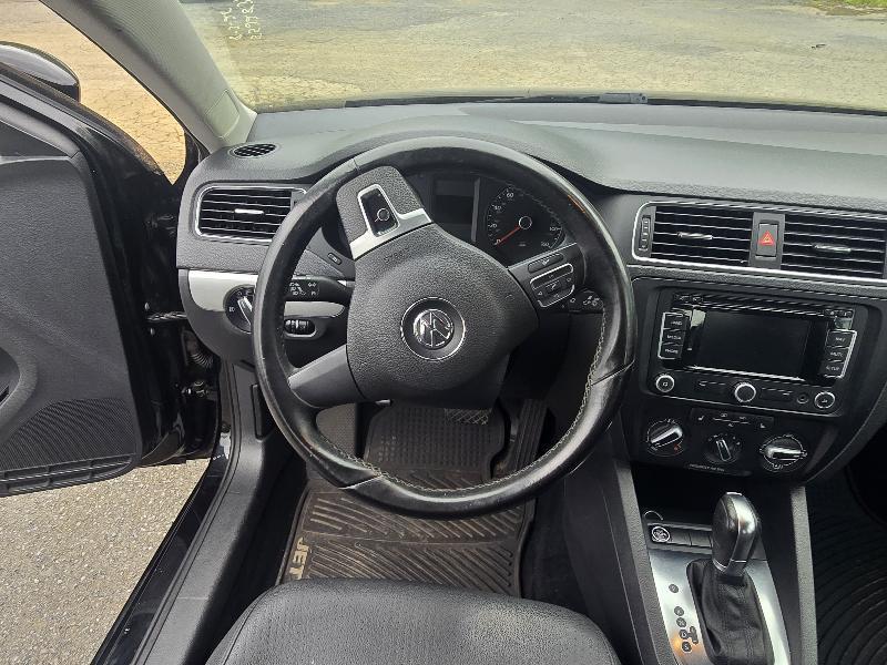 Volkswagen Jetta SEL PZEV 2011