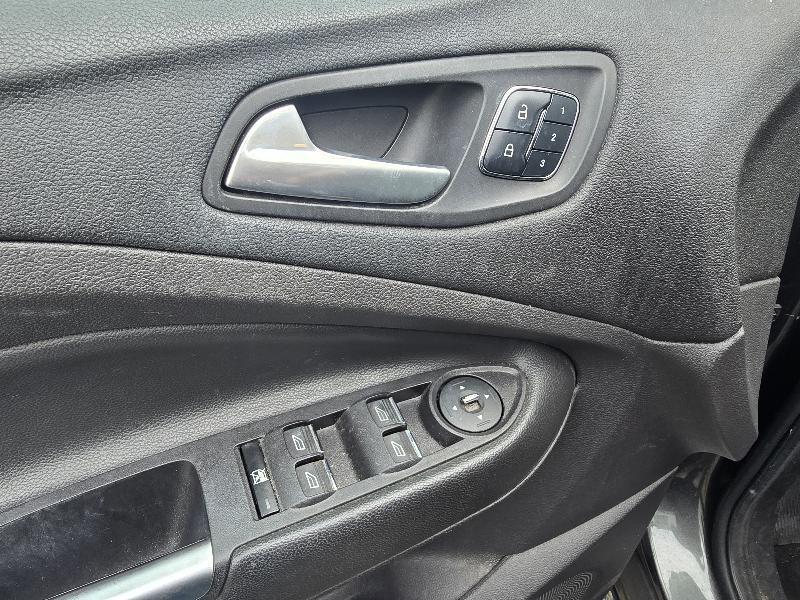 Ford Escape Titanium 4WD 2015
