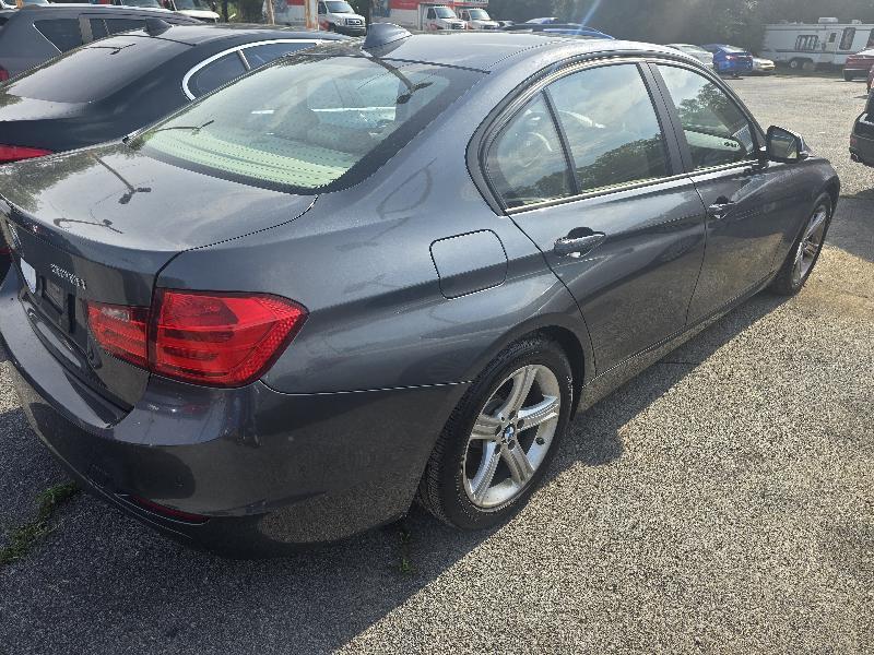 BMW 328i photo 4