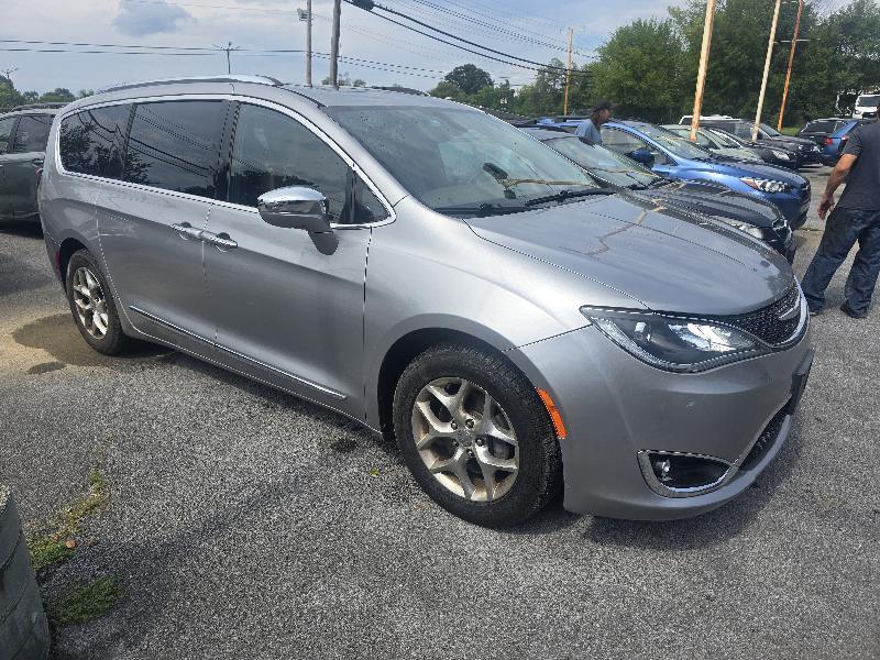 Chrysler Pacifica Limited 2017