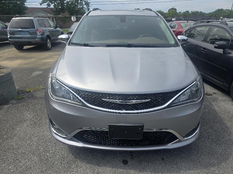 Chrysler Pacifica Limited 2017