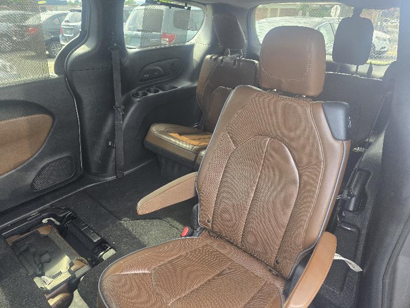 Chrysler Pacifica Limited 2017