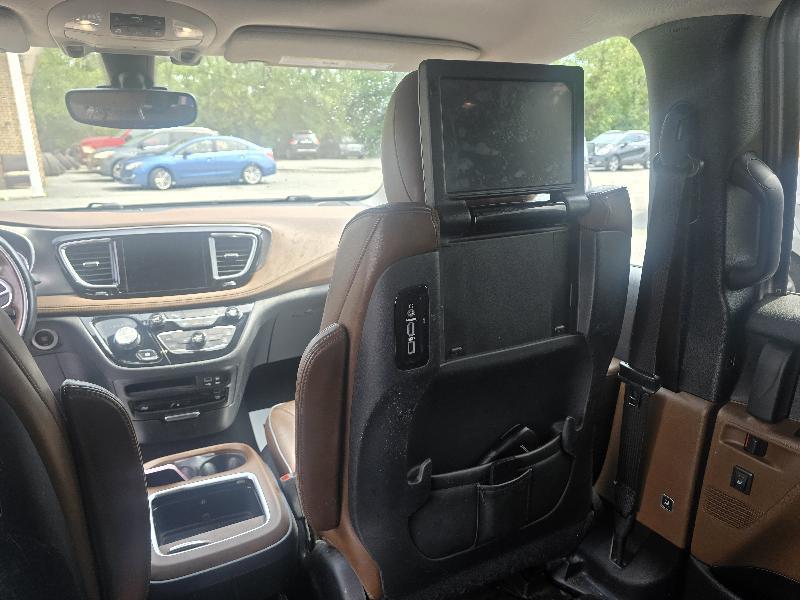 Chrysler Pacifica Limited 2017