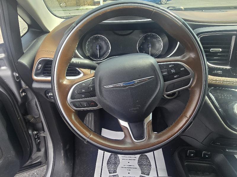 Chrysler Pacifica Limited 2017