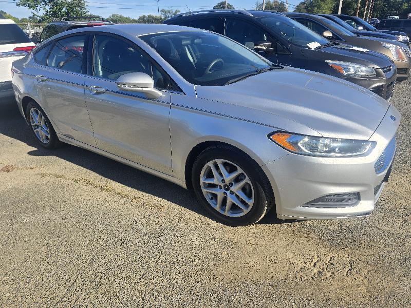 Ford Fusion SE 2016