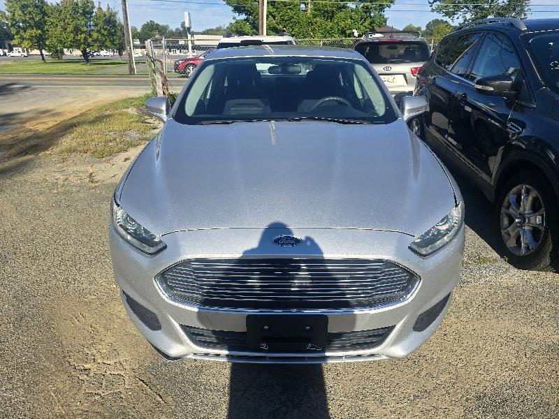 Ford Fusion SE 2016