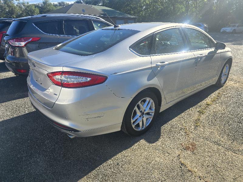 Ford Fusion SE 2016