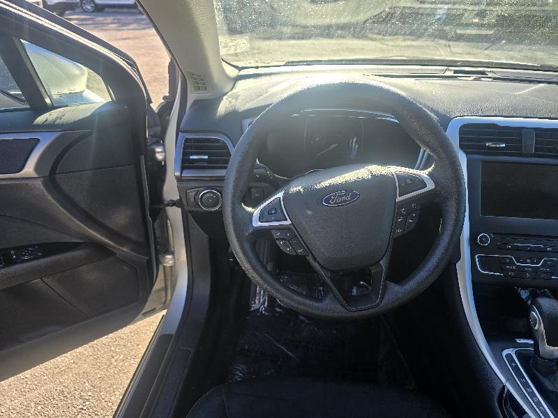 Ford Fusion SE 2016
