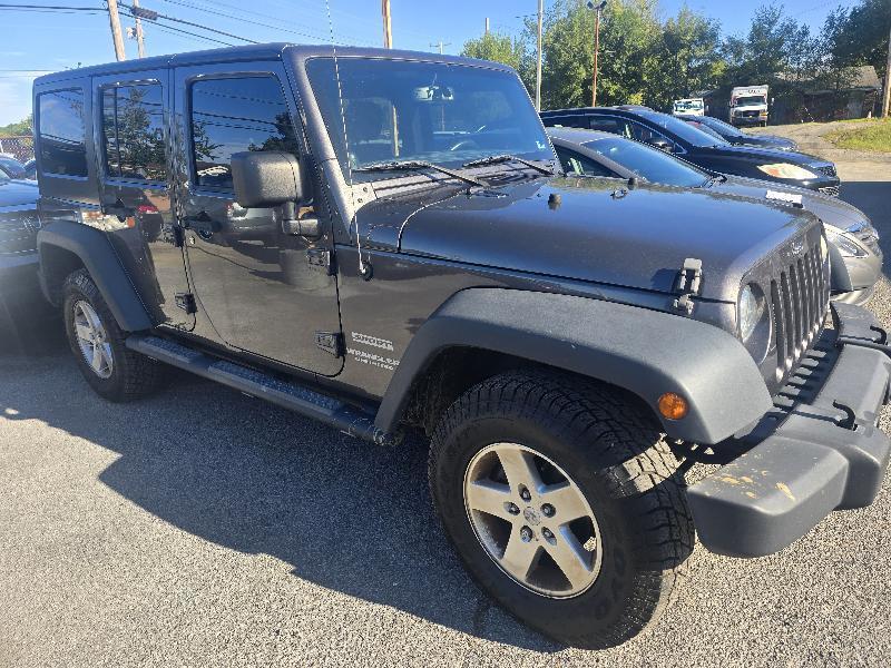 Jeep Wrangler photo 2