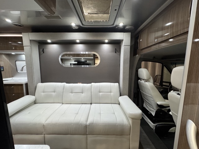 Mercedes-Benz Sprinter 3500 170-in. WB 2018