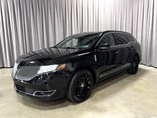 2015 Lincoln MKT photo 3