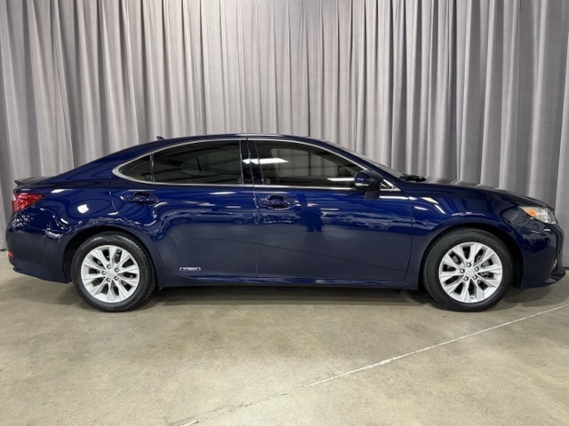 Lexus ES 300h Sedan 2013