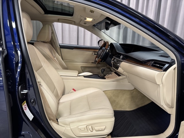 Lexus ES 300h Sedan 2013