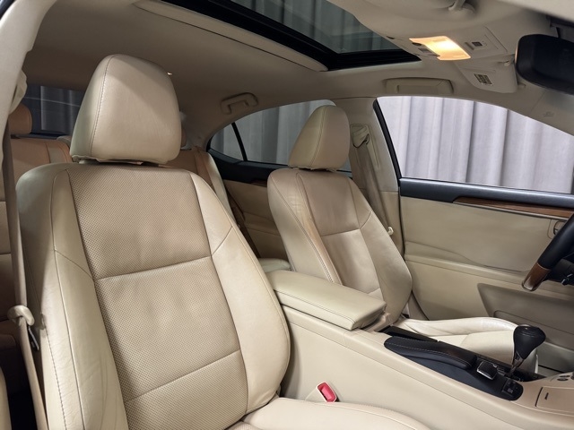 Lexus ES 300h Sedan 2013