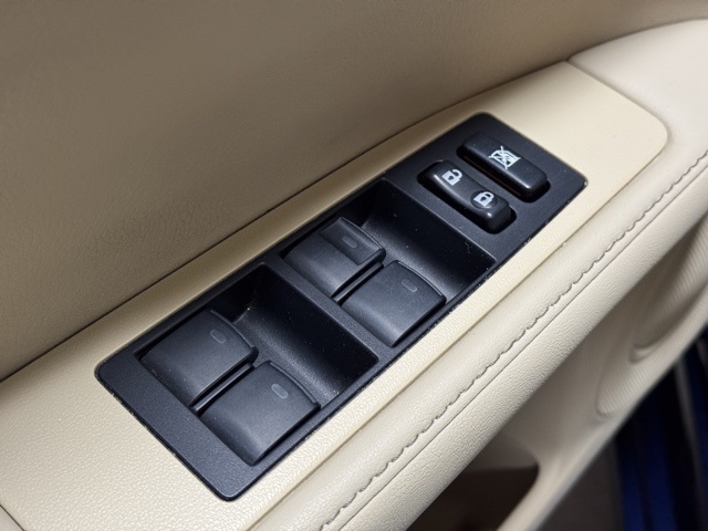 Lexus ES 300h Sedan 2013