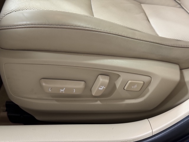 Lexus ES 300h Sedan 2013