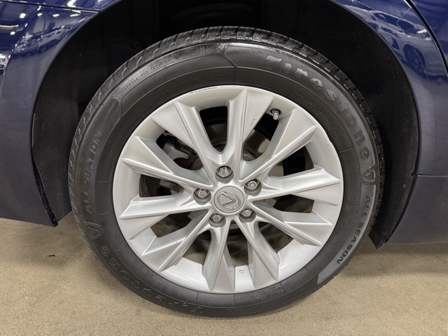 Lexus ES 300h Sedan 2013