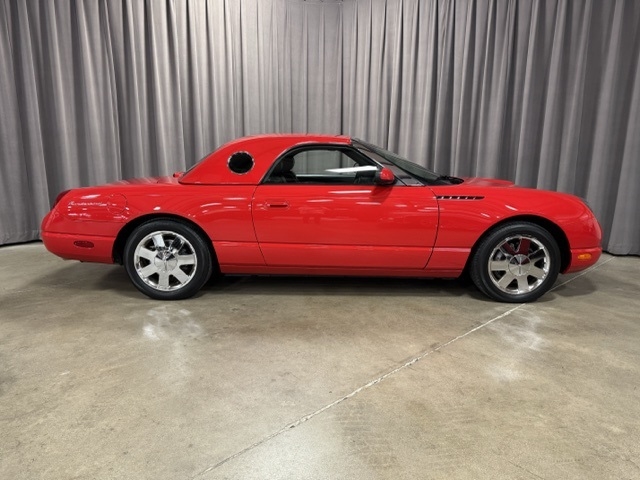 Ford Thunderbird Deluxe 2002