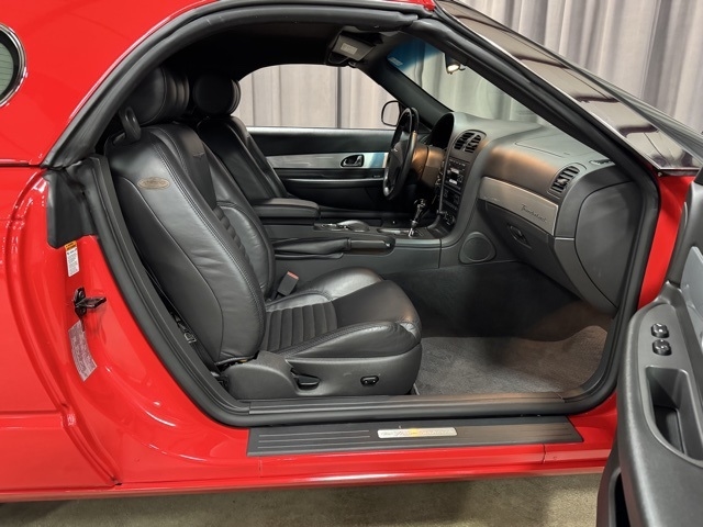 Ford Thunderbird Deluxe 2002