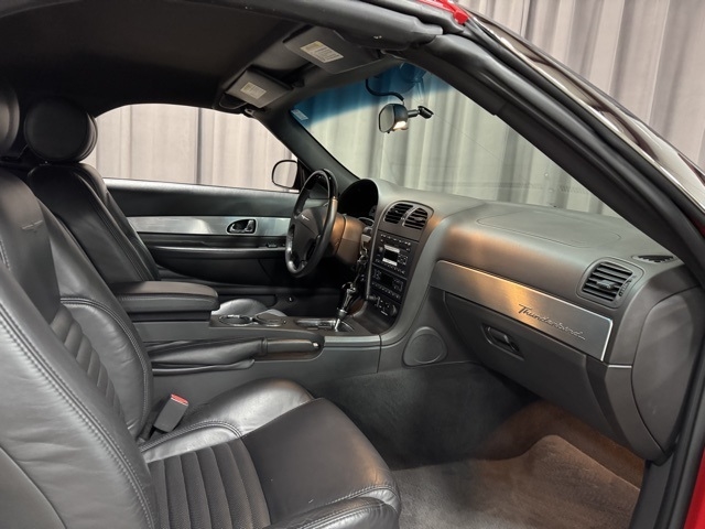 Ford Thunderbird Deluxe 2002