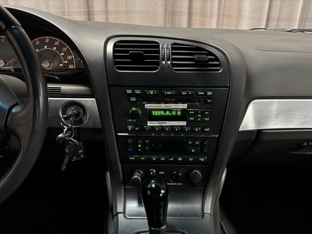 Ford Thunderbird Deluxe 2002