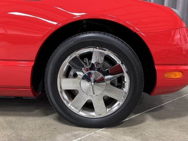 Ford Thunderbird Deluxe 2002