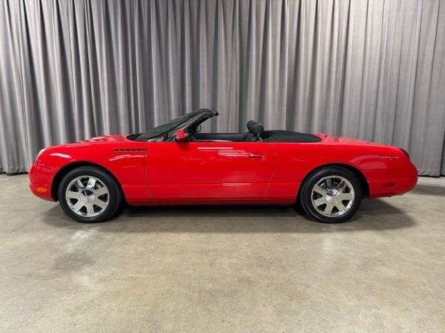 Ford Thunderbird Deluxe 2002