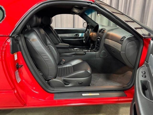 Ford Thunderbird Deluxe 2002